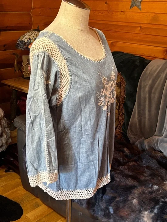 Lucky Brand Light Blue Embroidered Crochet-Trim Tunic - Picture 2 of 10